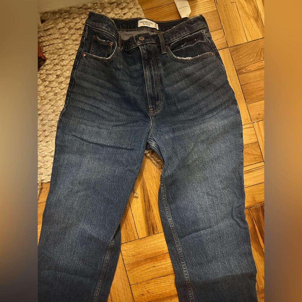Abercrombie & Fitch ’90s Straight Ultra High Rise Jeans Size 30R - Picture 3 of 4